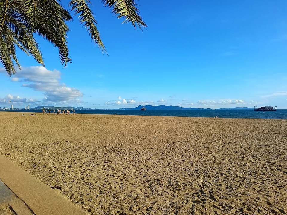 Jomtien Beach in April 2025